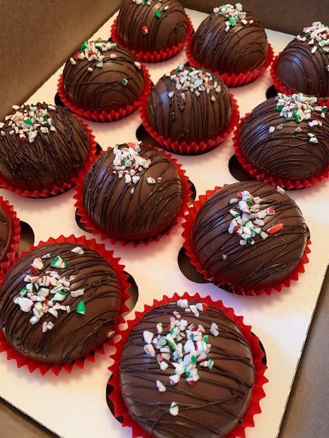 Chocolate Peppermint Hot Cocoa Ball